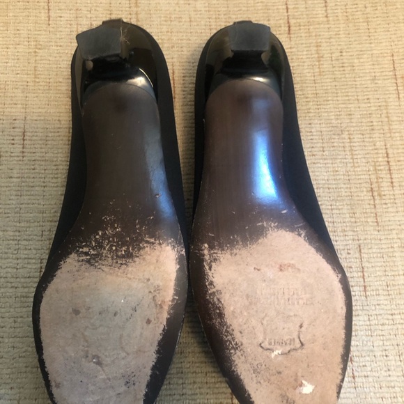 Stuart Weitzman, black, crêpe and faux Turquoise bow & trim peek toe heels 6M - Picture 5 of 5